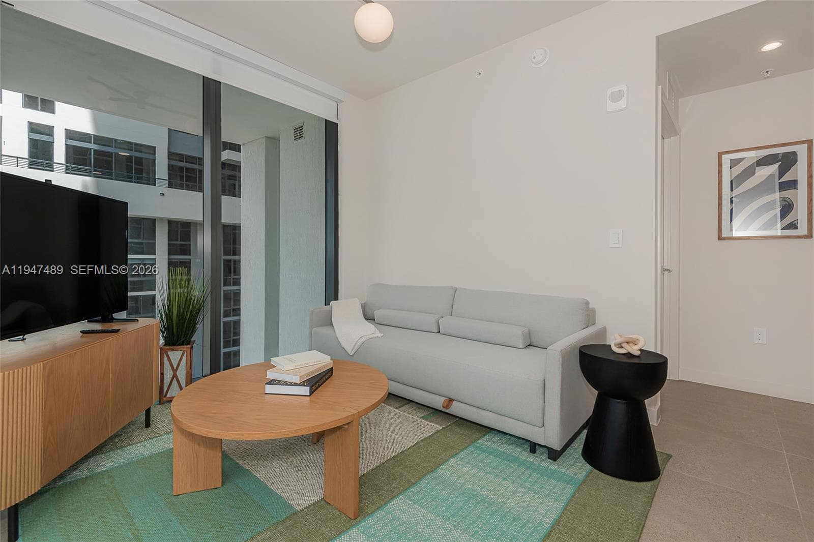 11 NE 6 ST # 814, Miami FL 33132 — 37