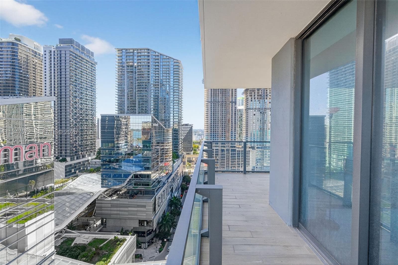 68 SE 6th St # 1702, Miami FL 33131 — 22