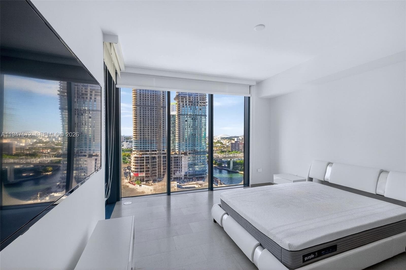 68 SE 6th St # 1702, Miami FL 33131 — 14
