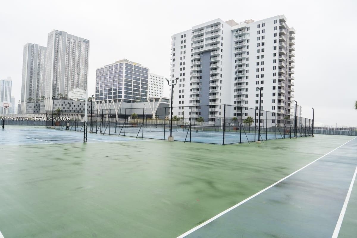 800 N Miami Ave # 609, Miami FL 33136 — 24
