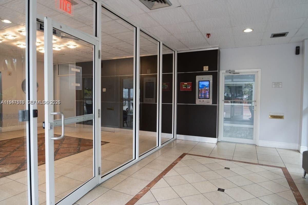 800 N Miami Ave # 609, Miami FL 33136 — 55