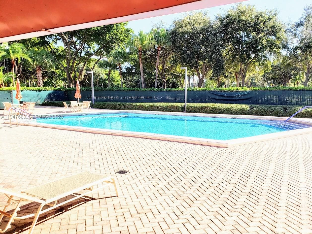 Bravura Ii Condo, Aventura, FL — 34
