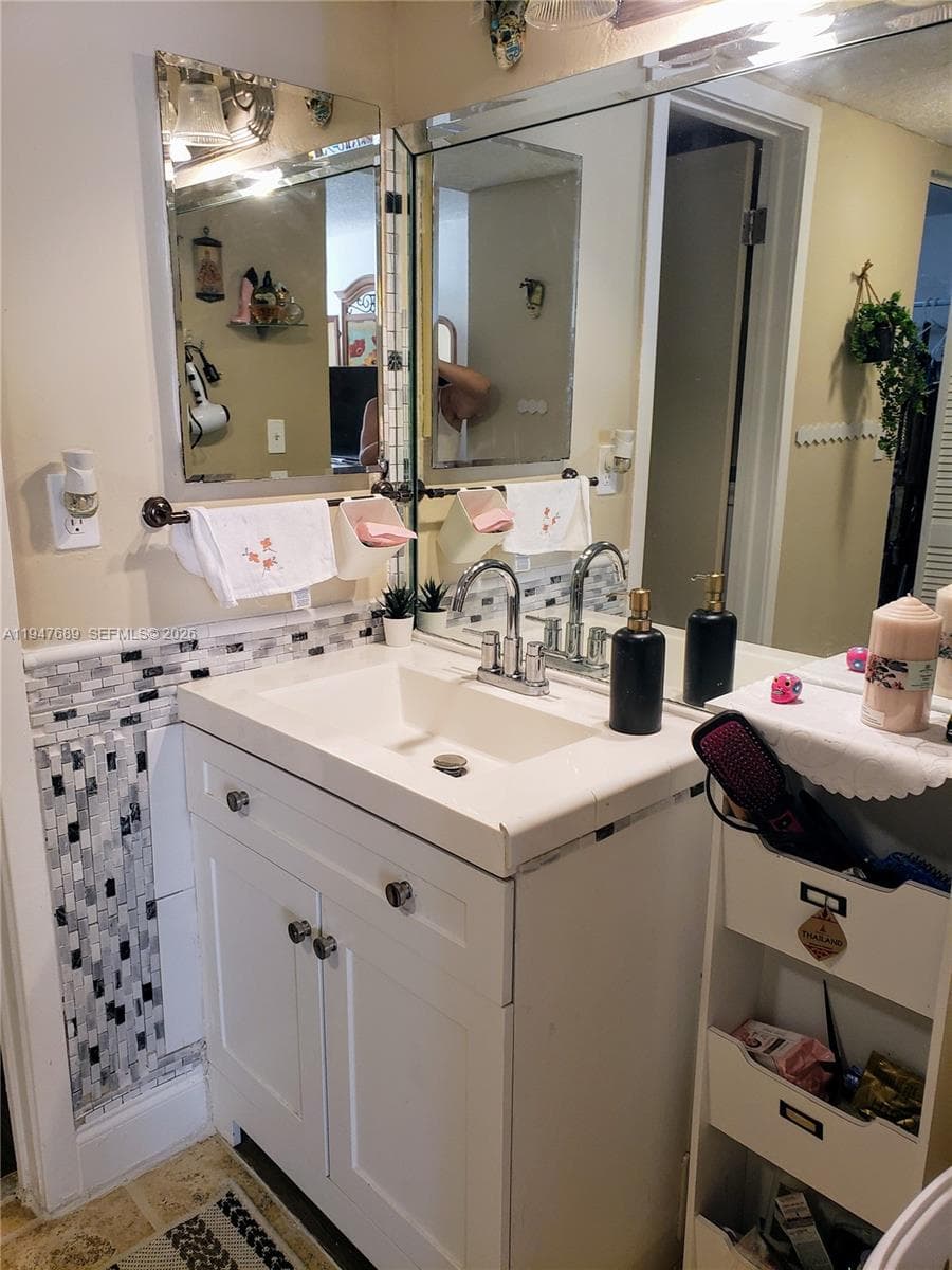 Bravura Ii Condo, Aventura, FL — 14