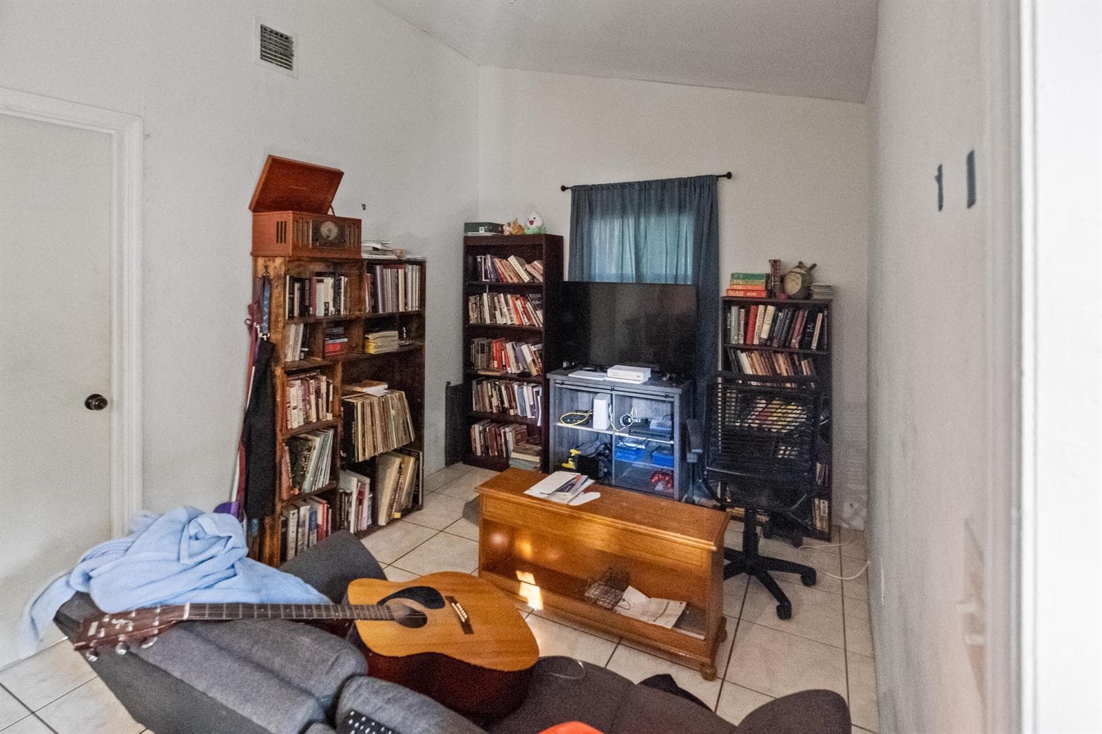 8111 NE 1st Avenue, Miami FL 33138 — 27