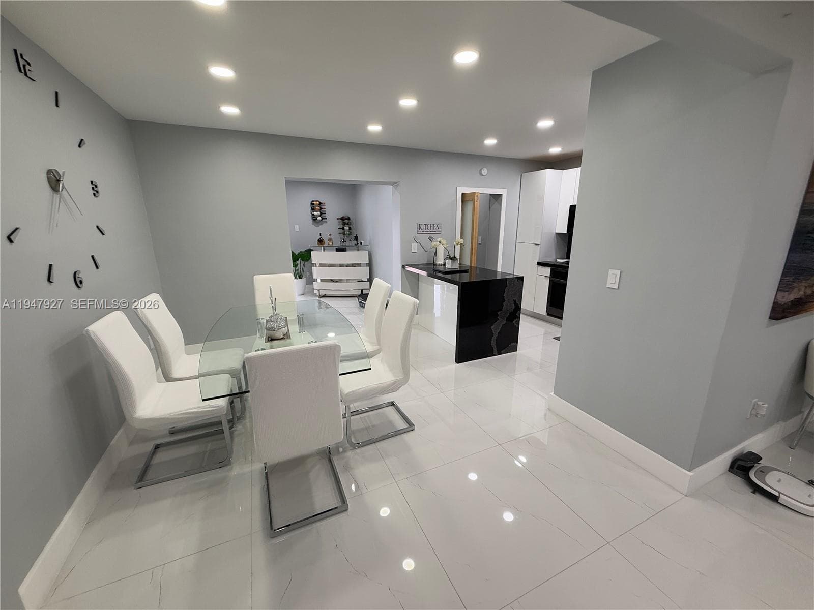 380 W 41st St, Hialeah FL 33012 — 23