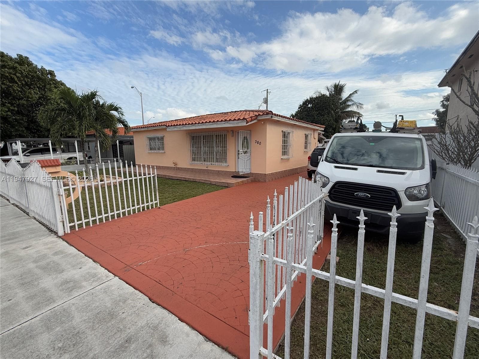 380 W 41st St, Hialeah FL 33012 — 2