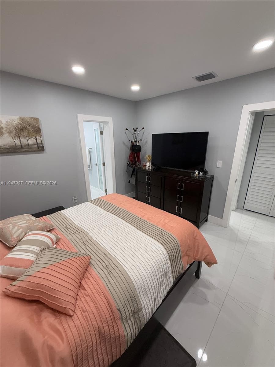 380 W 41st St, Hialeah FL 33012 — 12