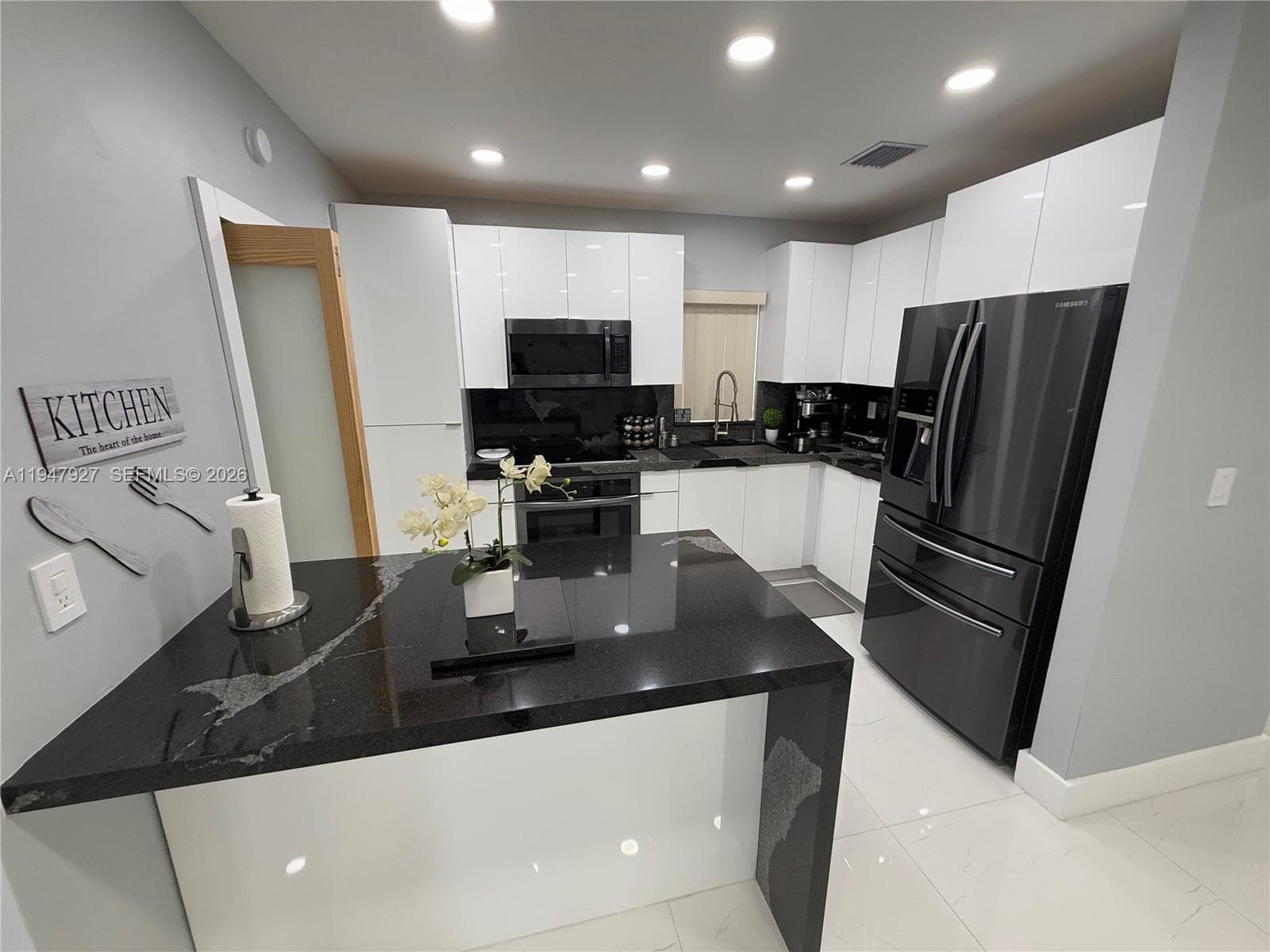 380 W 41st St, Hialeah FL 33012 — 26