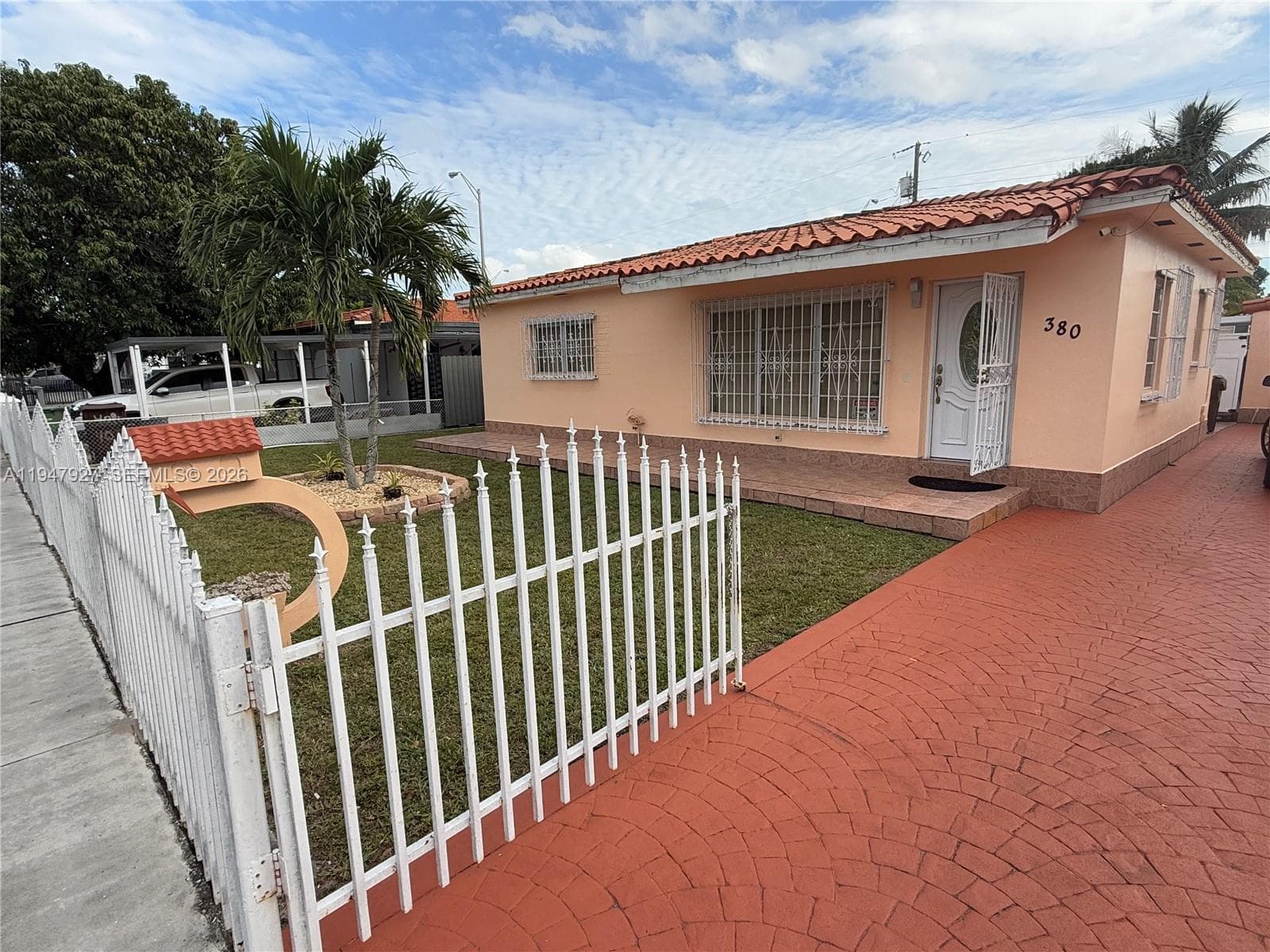 380 W 41st St, Hialeah FL 33012 — 1