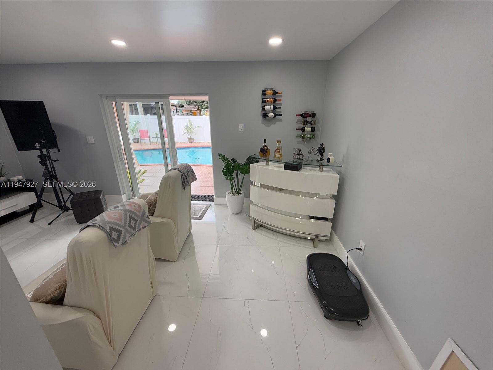 380 W 41st St, Hialeah FL 33012 — 34
