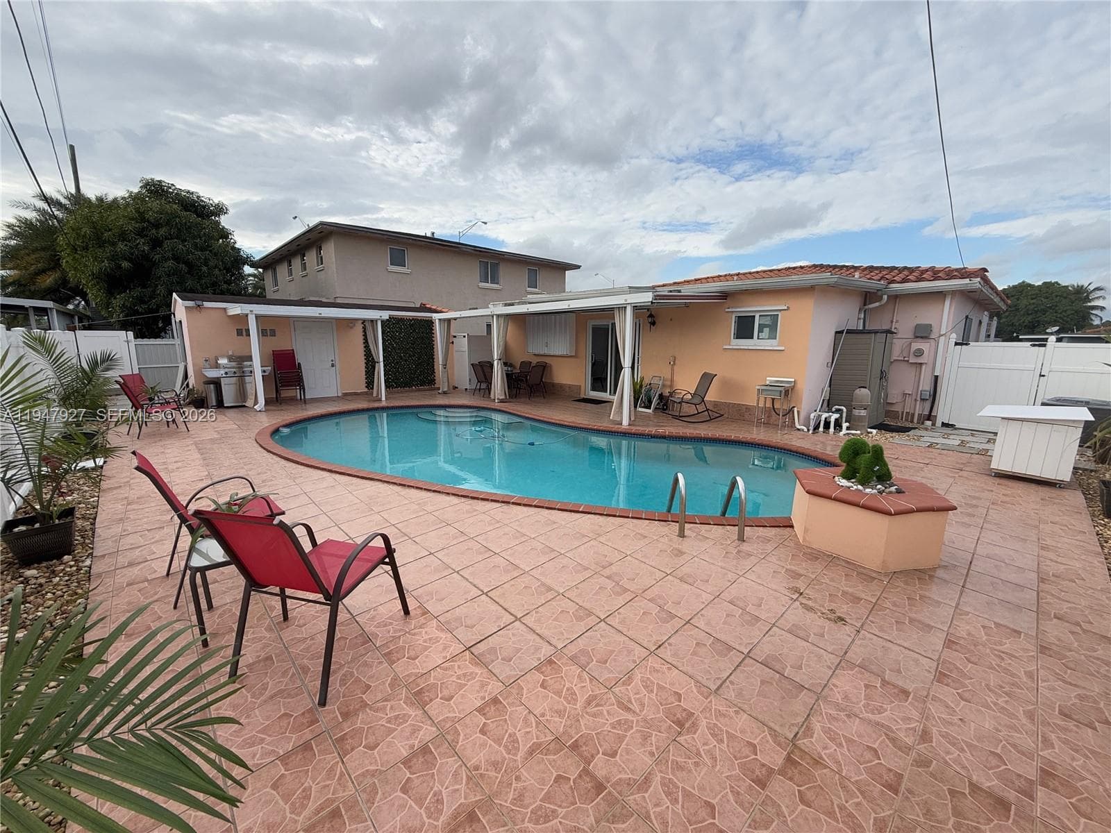 380 W 41st St, Hialeah FL 33012 — 38