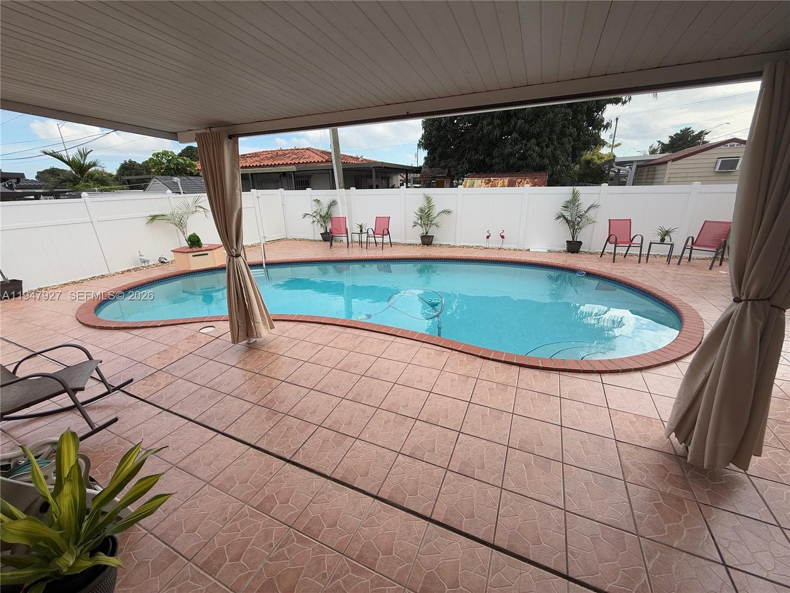 380 W 41st St, Hialeah FL 33012 — 35