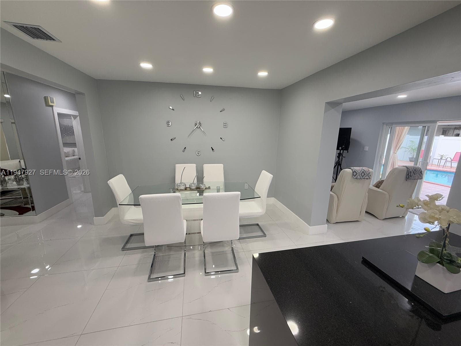 380 W 41st St, Hialeah FL 33012 — 29