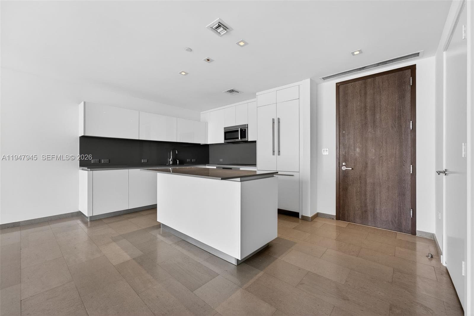 68 SE 6th St # 2110, Miami FL 33131 — 2