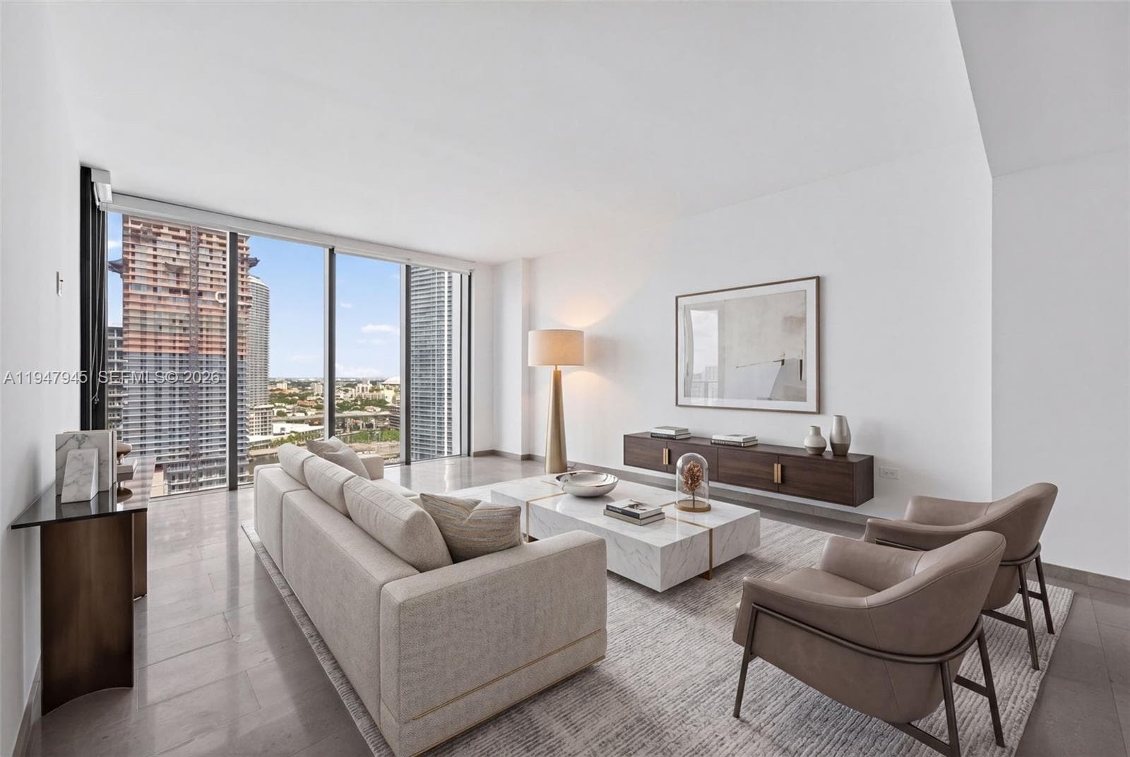 68 SE 6th St # 2110, Miami FL 33131 — 6