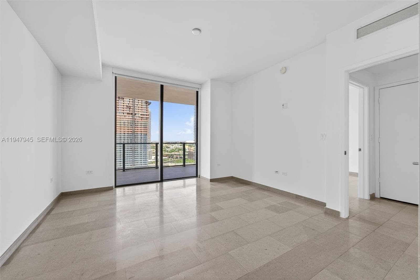 68 SE 6th St # 2110, Miami FL 33131 — 17