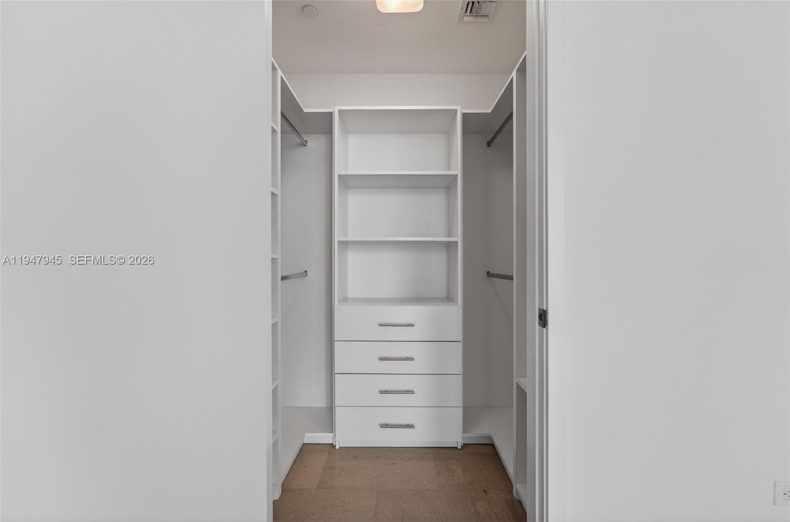 68 SE 6th St # 2110, Miami FL 33131 — 16