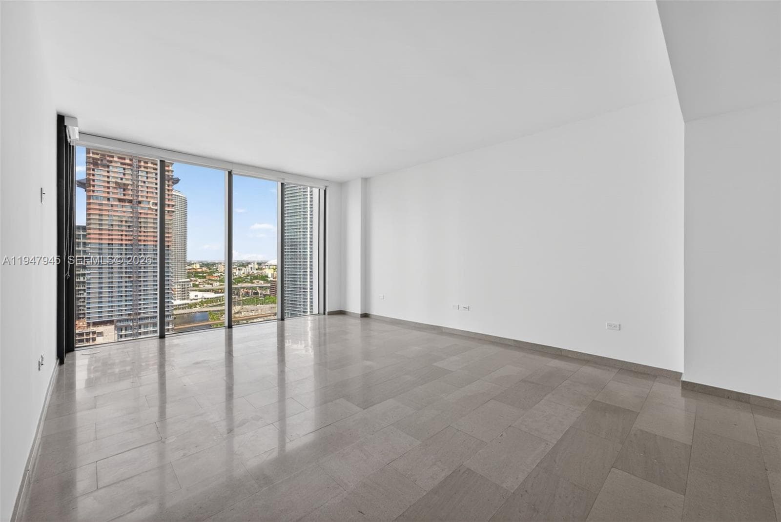 68 SE 6th St # 2110, Miami FL 33131 — 5