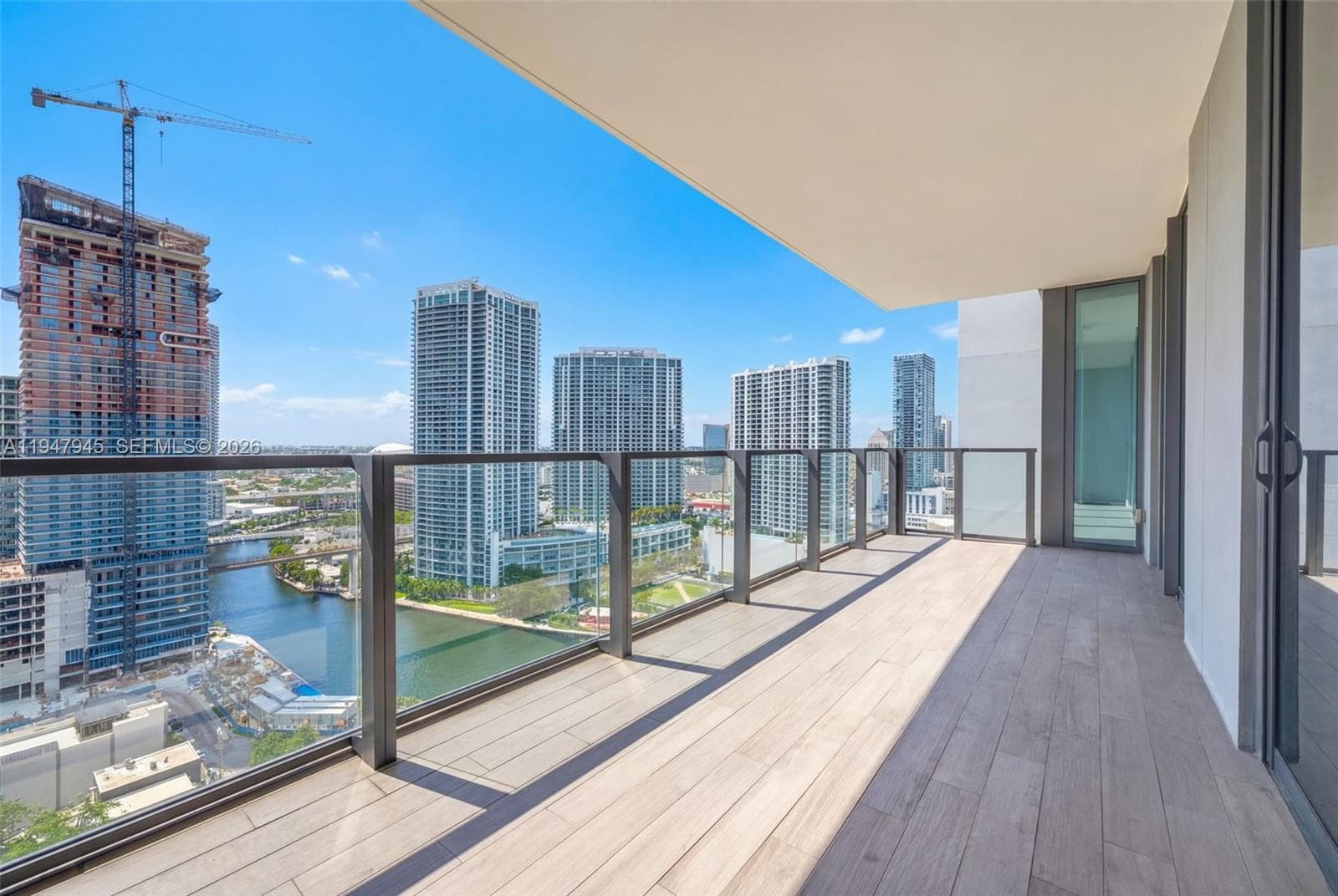 68 SE 6th St # 2110, Miami FL 33131 — 20