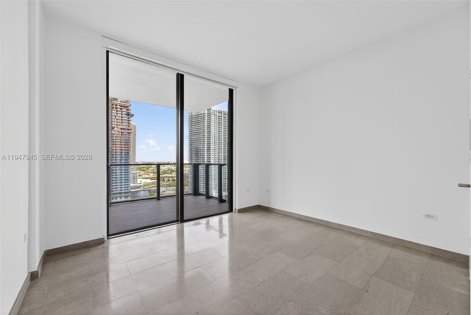 68 SE 6th St # 2110, Miami FL 33131 — 14