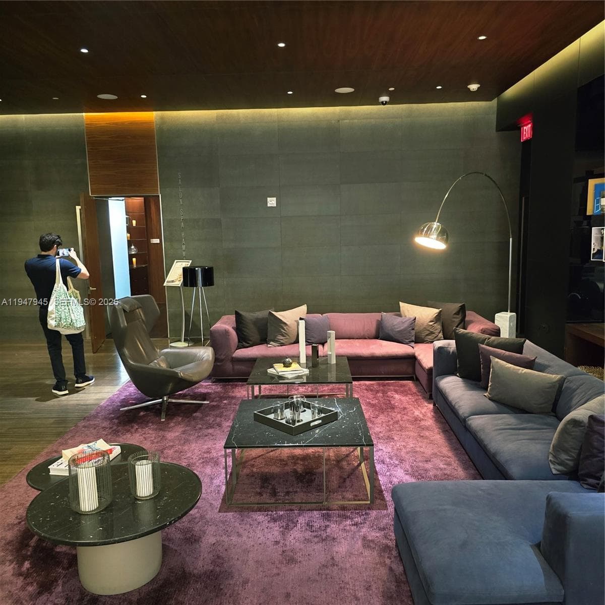 68 SE 6th St # 2110, Miami FL 33131 — 41