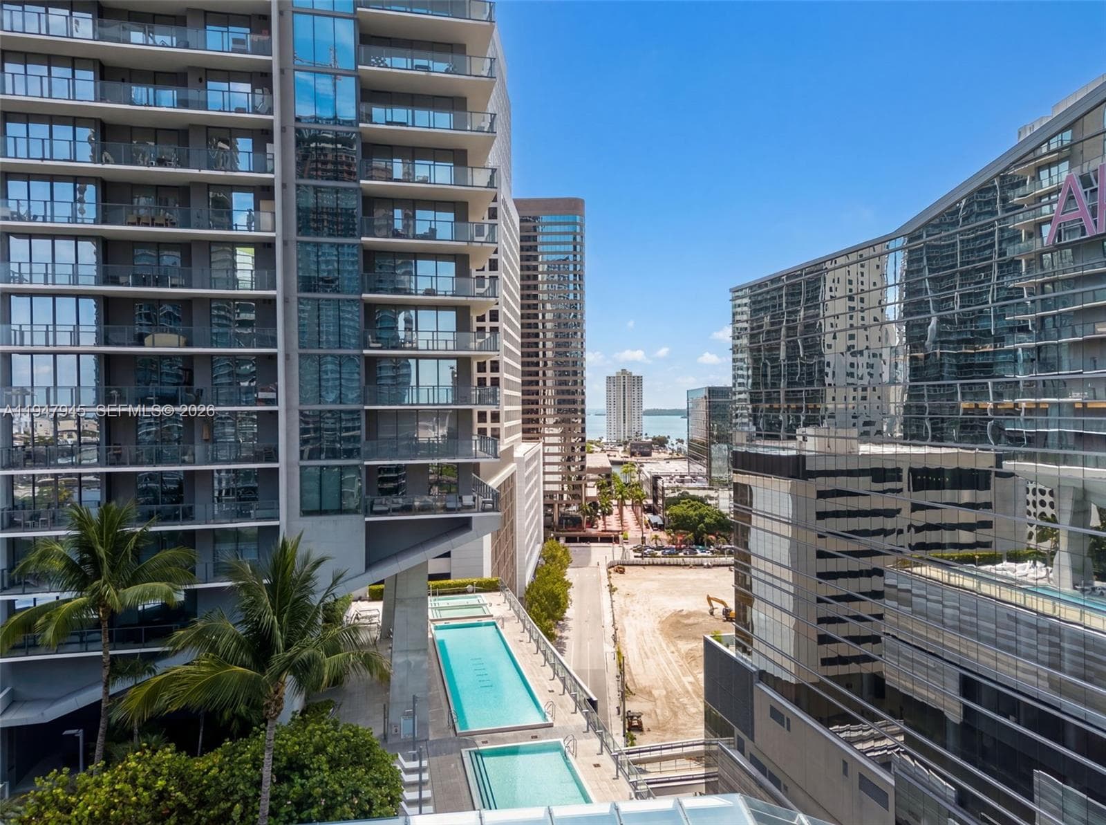 68 SE 6th St # 2110, Miami FL 33131 — 45