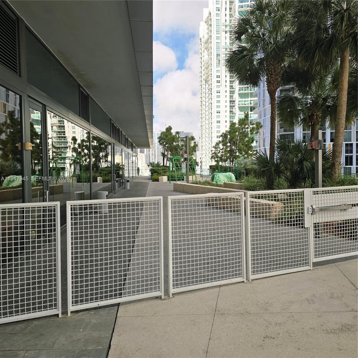 68 SE 6th St # 2110, Miami FL 33131 — 37