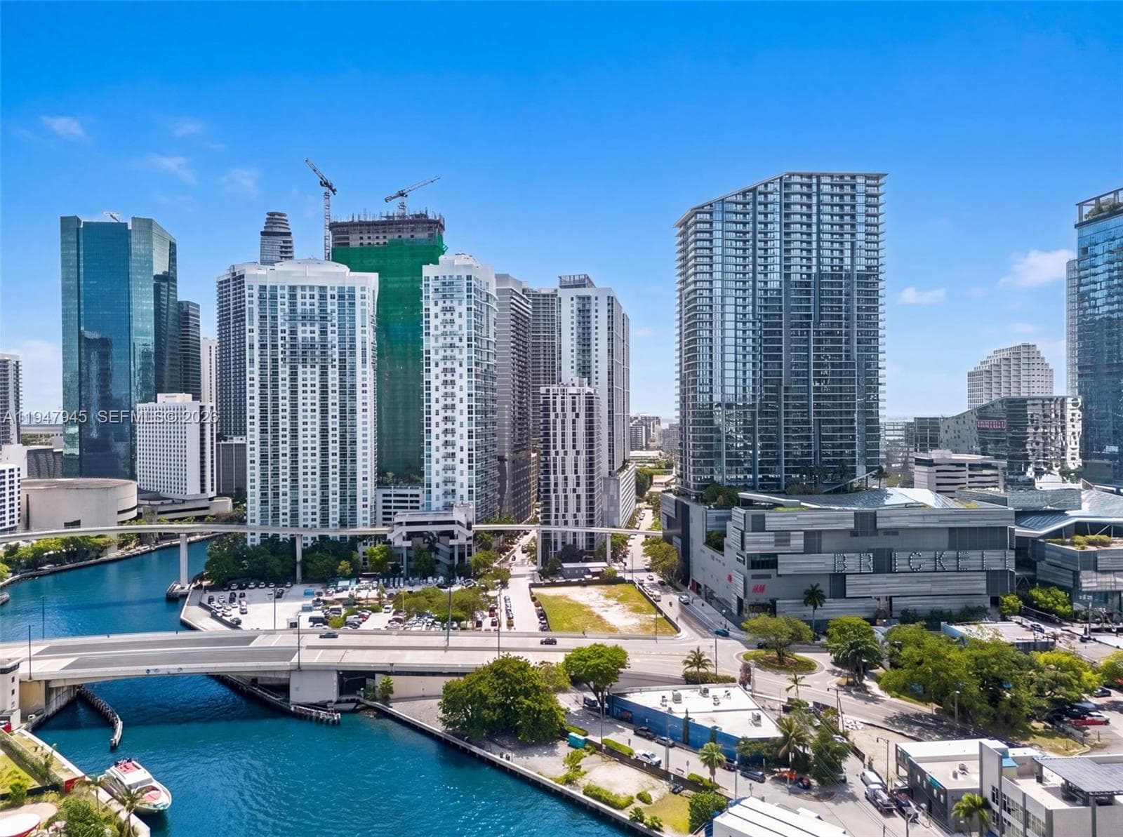 68 SE 6th St # 2110, Miami FL 33131 — 44