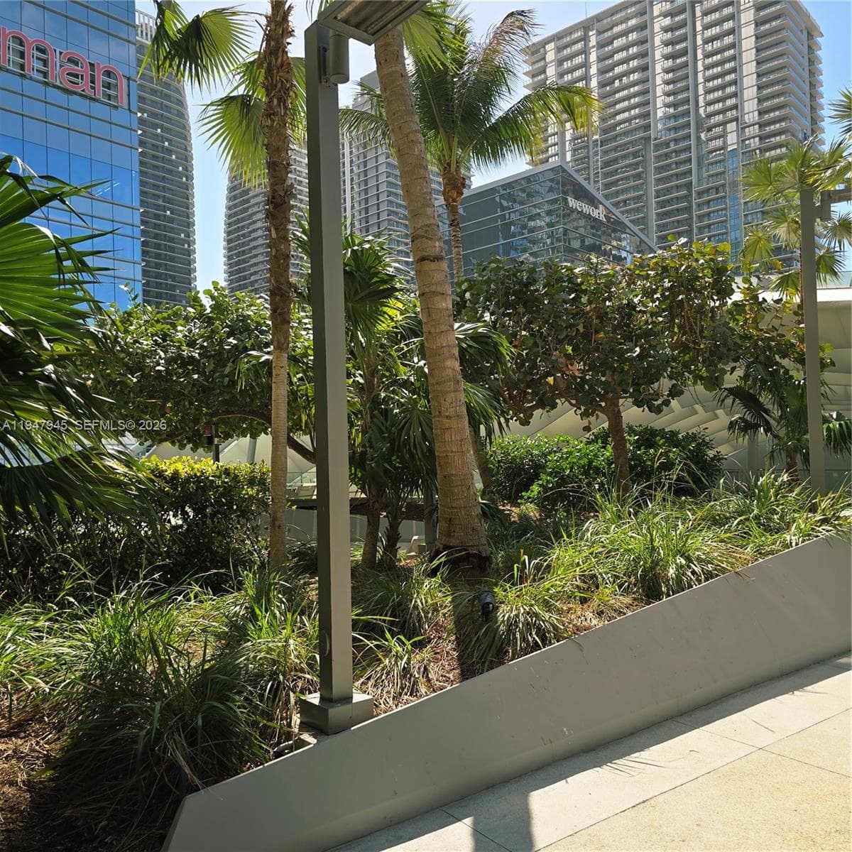 68 SE 6th St # 2110, Miami FL 33131 — 35