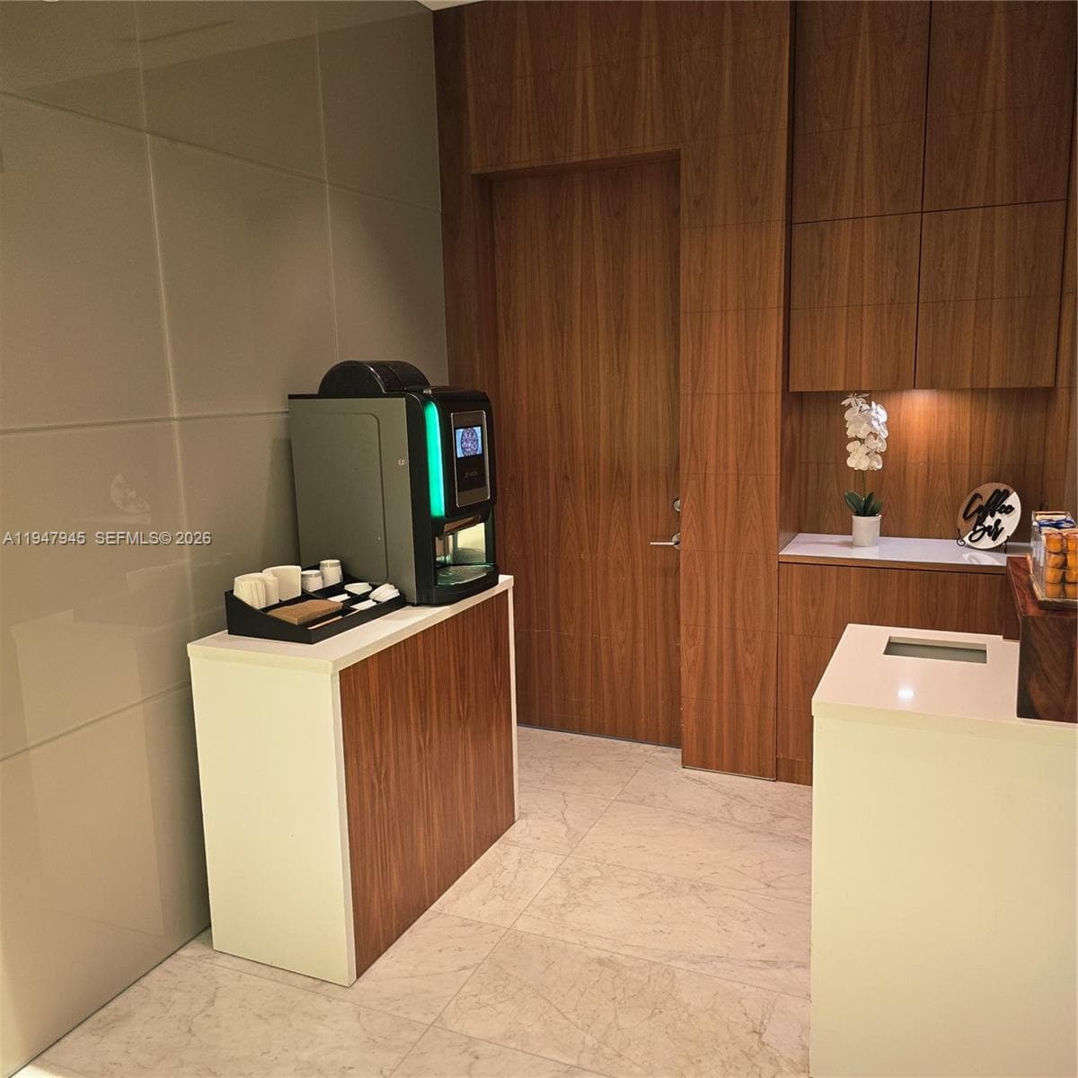 68 SE 6th St # 2110, Miami FL 33131 — 31