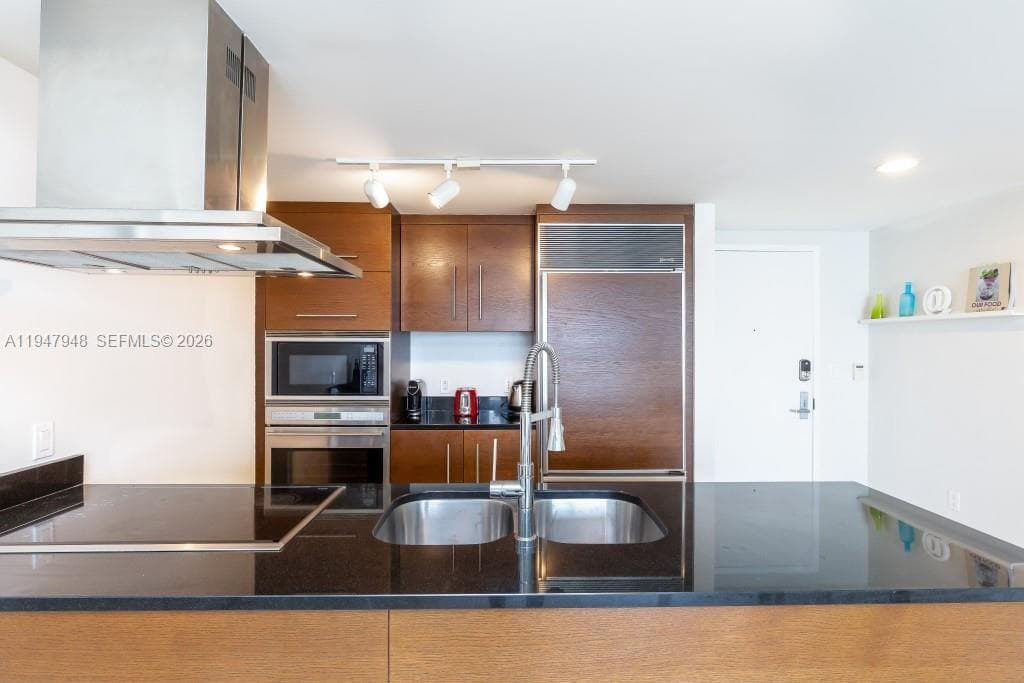 485 Brickell Ave # 4307, Miami FL 33131 — 11