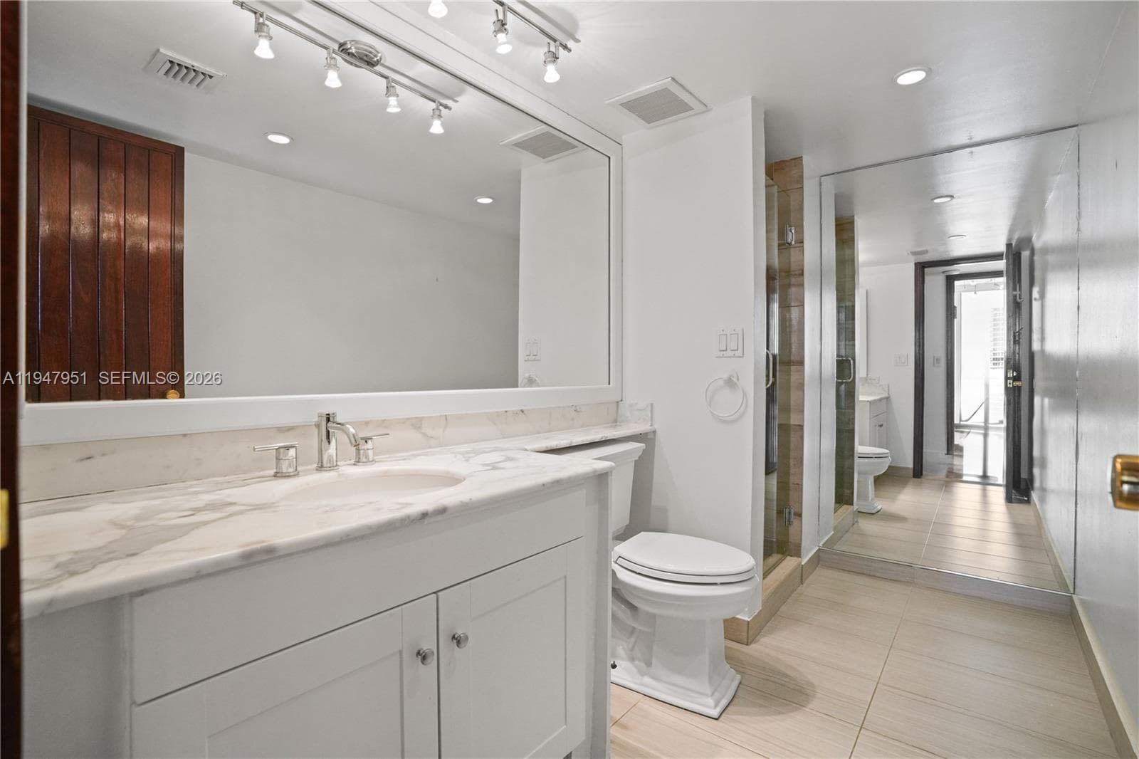 19355 Turnberry Way, Aventura FL 33180 — 35