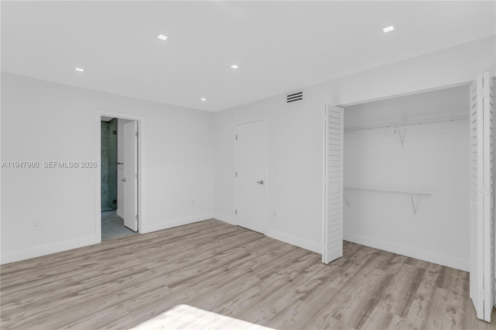 7925 Carlyle Ave # 402, Miami Beach FL 33141 — 9