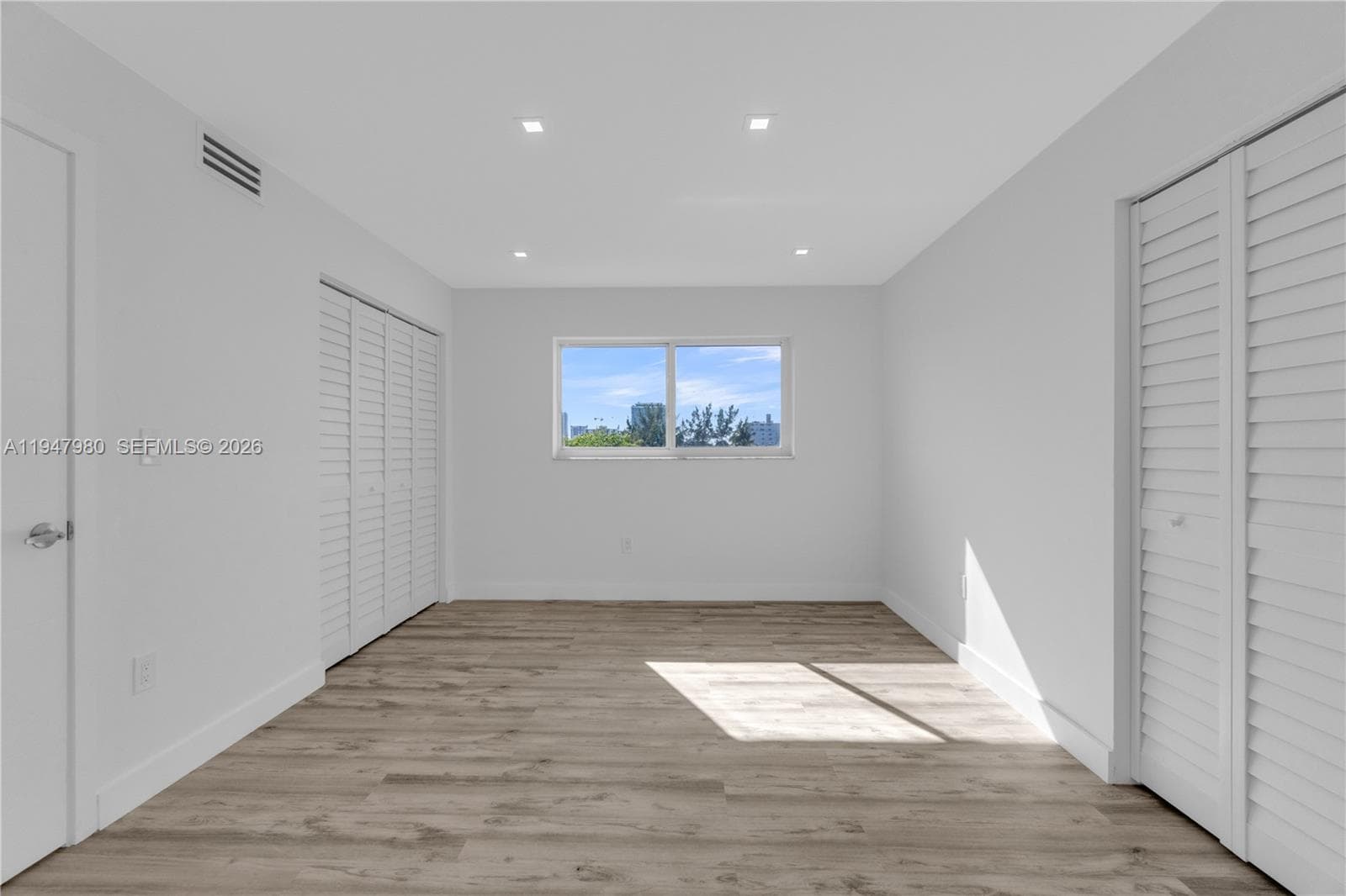 7925 Carlyle Ave # 402, Miami Beach FL 33141 — 10