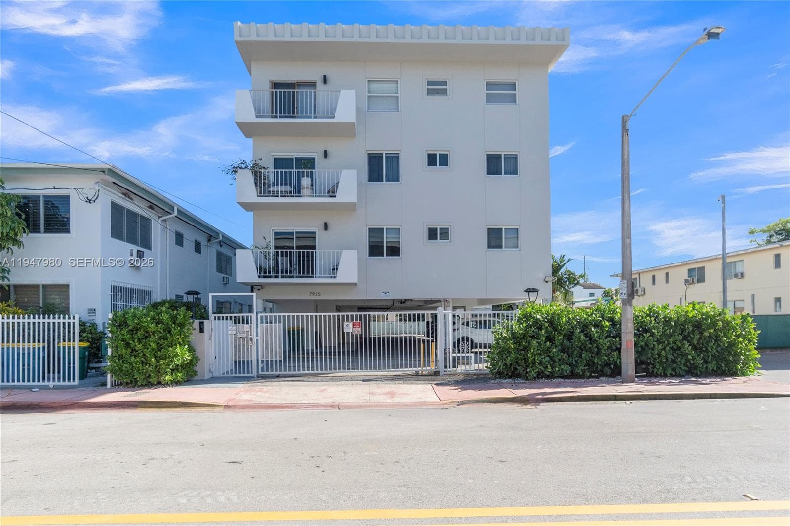 7925 Carlyle Ave # 402, Miami Beach FL 33141 — 15