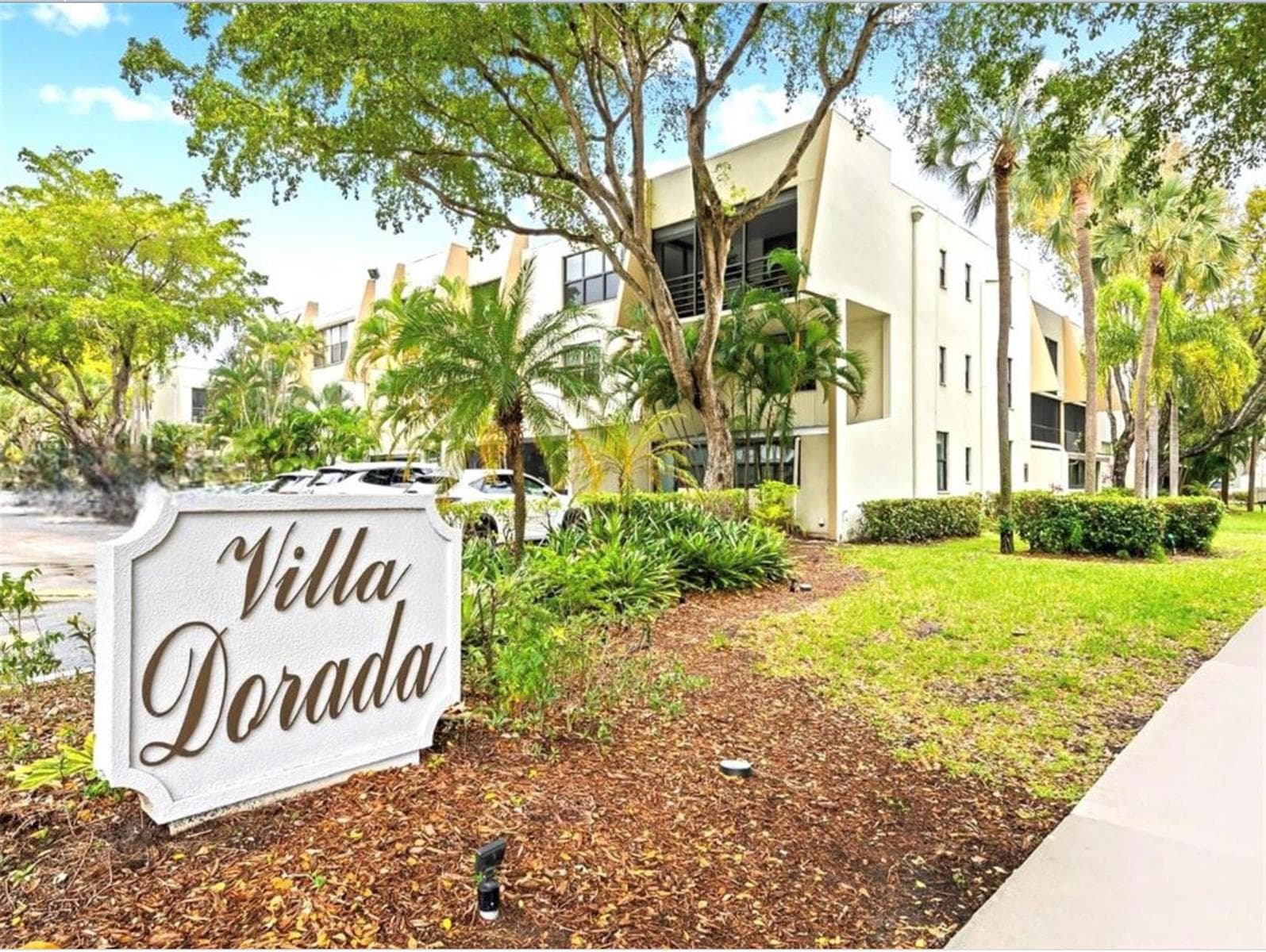 20441 NE 30th Avenue # 9, Miami FL 33180 — 1