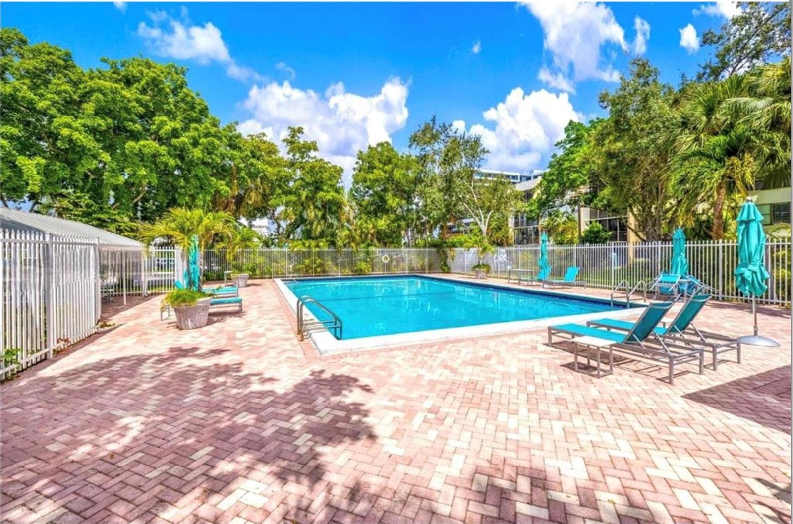 20441 NE 30th Avenue # 9, Miami FL 33180 — 18