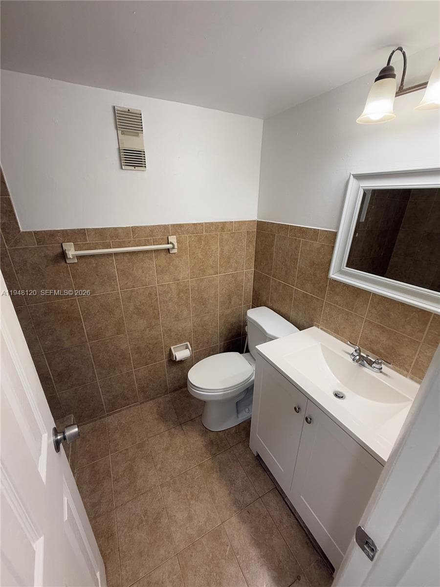 7105 W 13th Ave # 402, Hialeah FL 33014 — 17