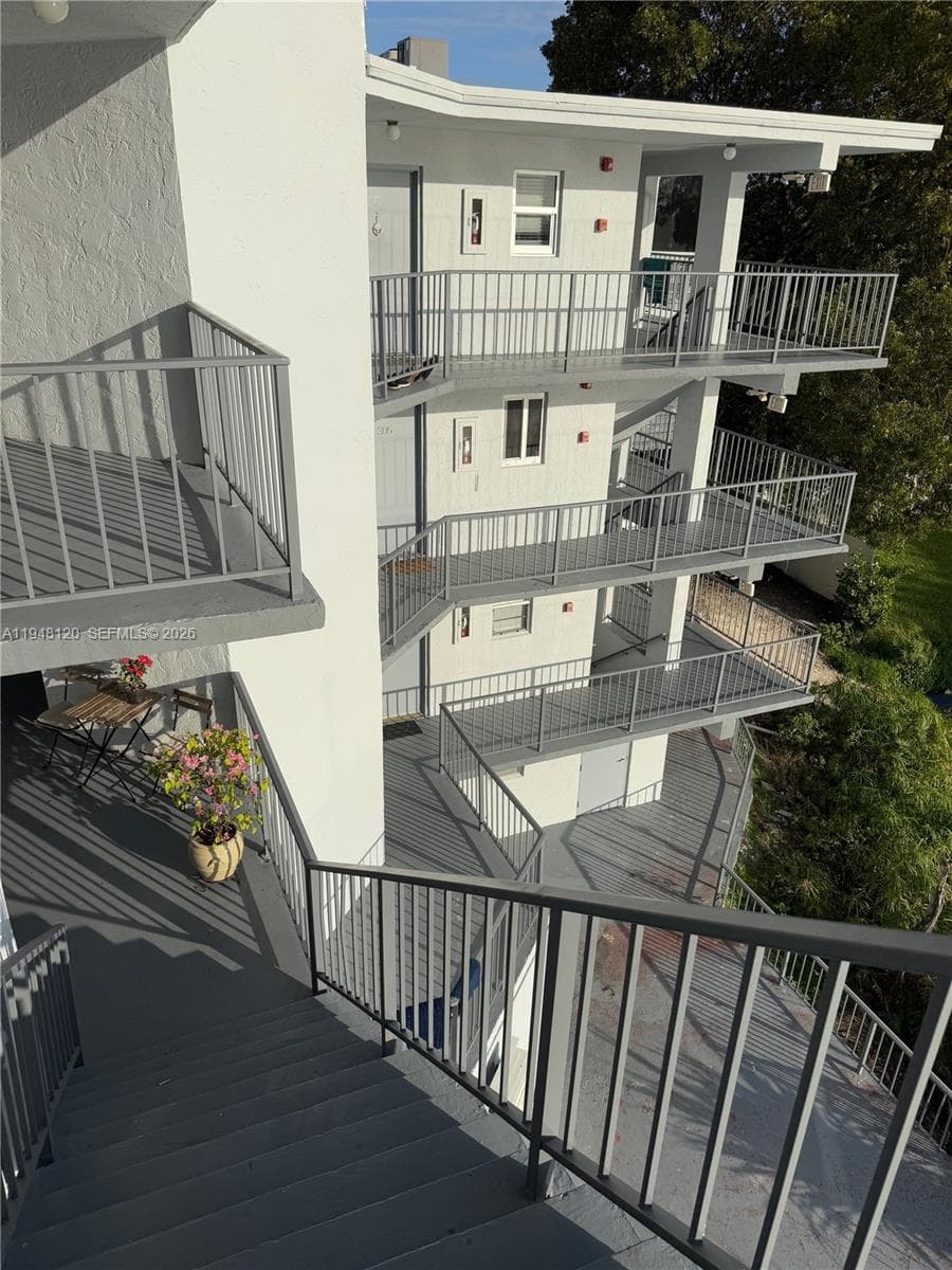 7105 W 13th Ave # 402, Hialeah FL 33014 — 1