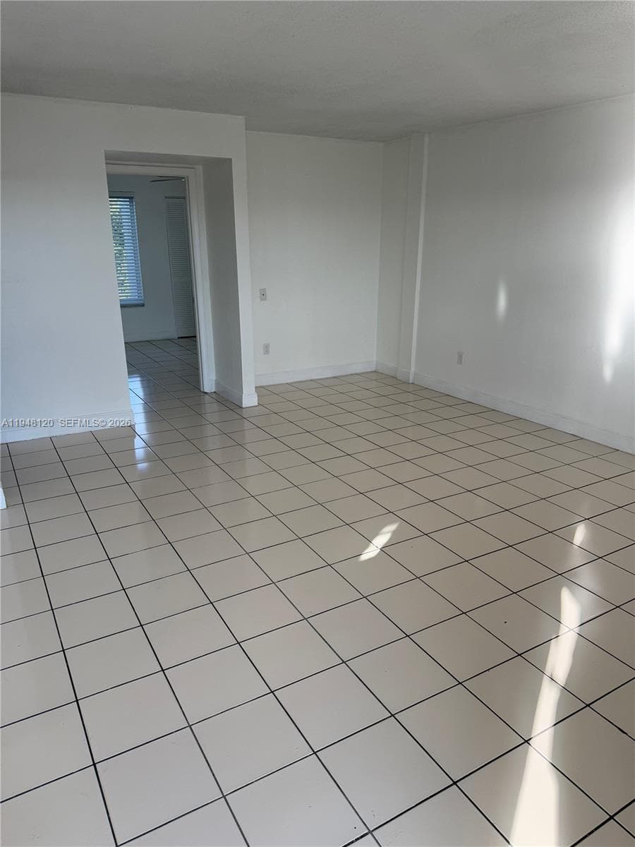 7105 W 13th Ave # 402, Hialeah FL 33014 — 14