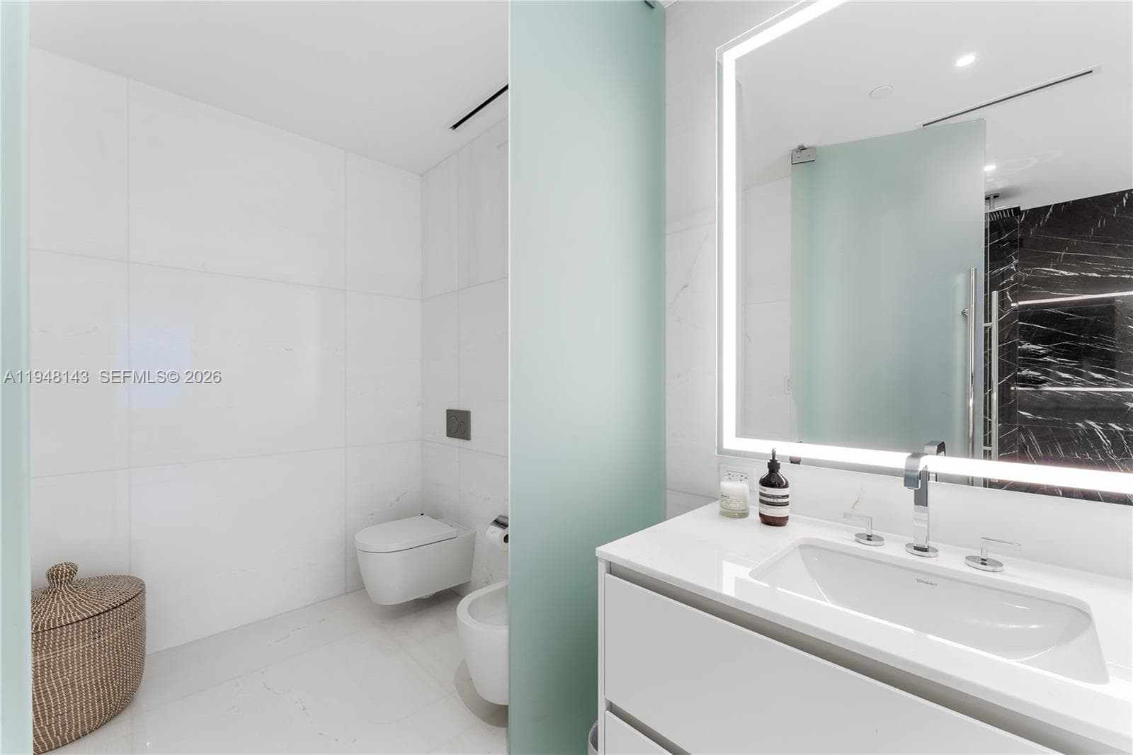 300 Biscayne Blvd Way # 2102, Miami FL 33131 — 46