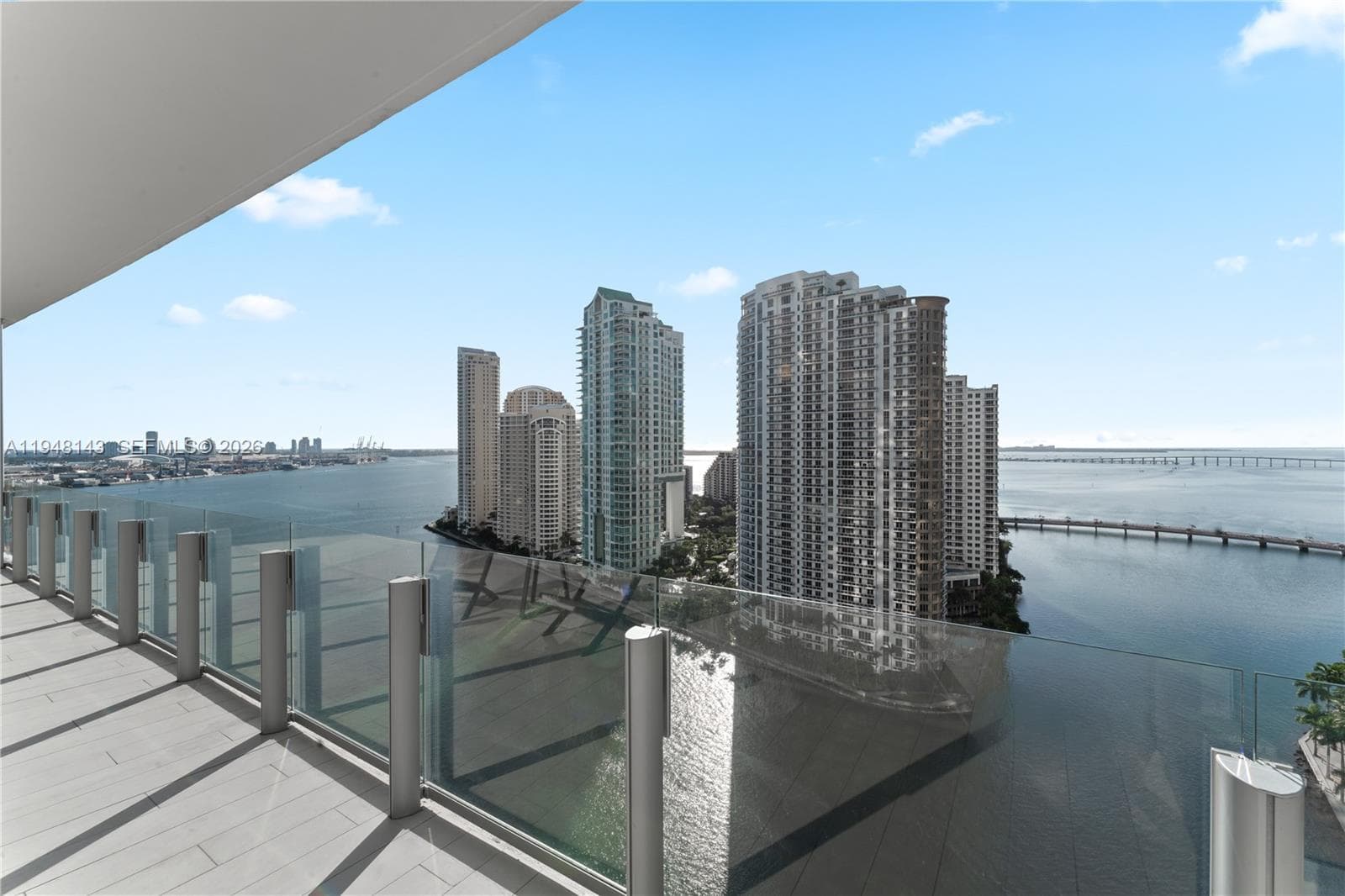 300 Biscayne Blvd Way # 2102, Miami FL 33131 — 33