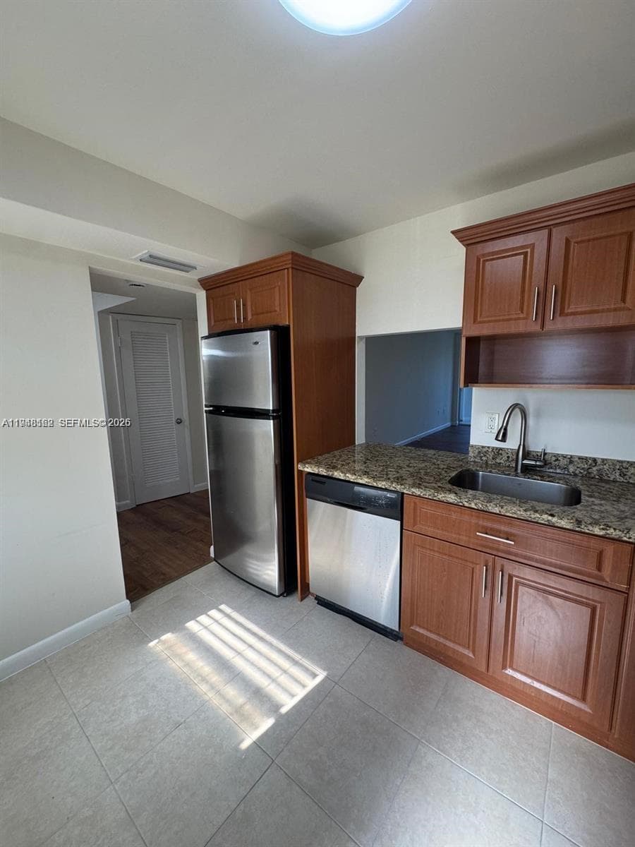 1201 NE 191st St # G313, Miami FL 33179 — 4