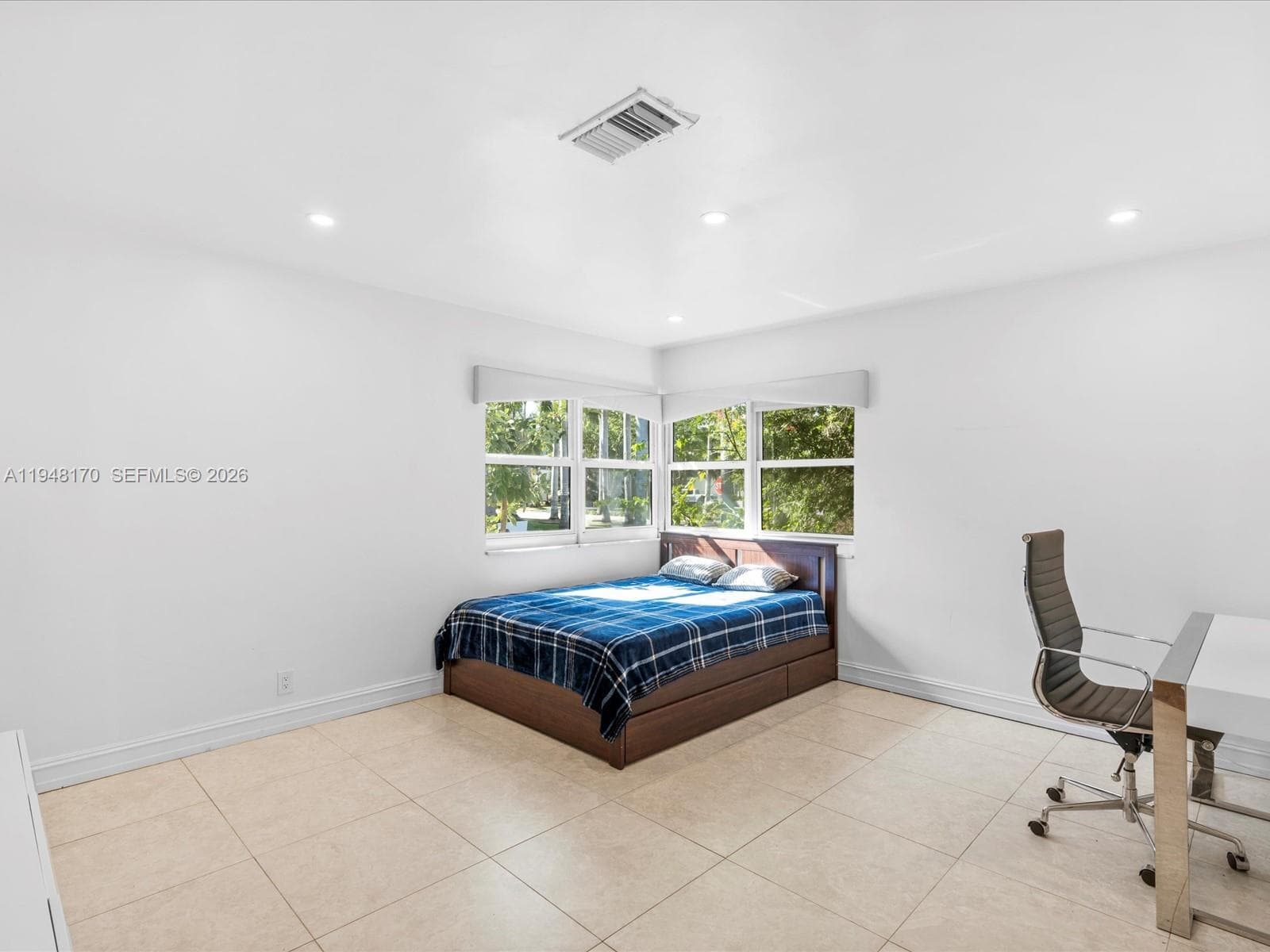 201 Golden Beach Dr, Golden Beach FL 33160 — 52