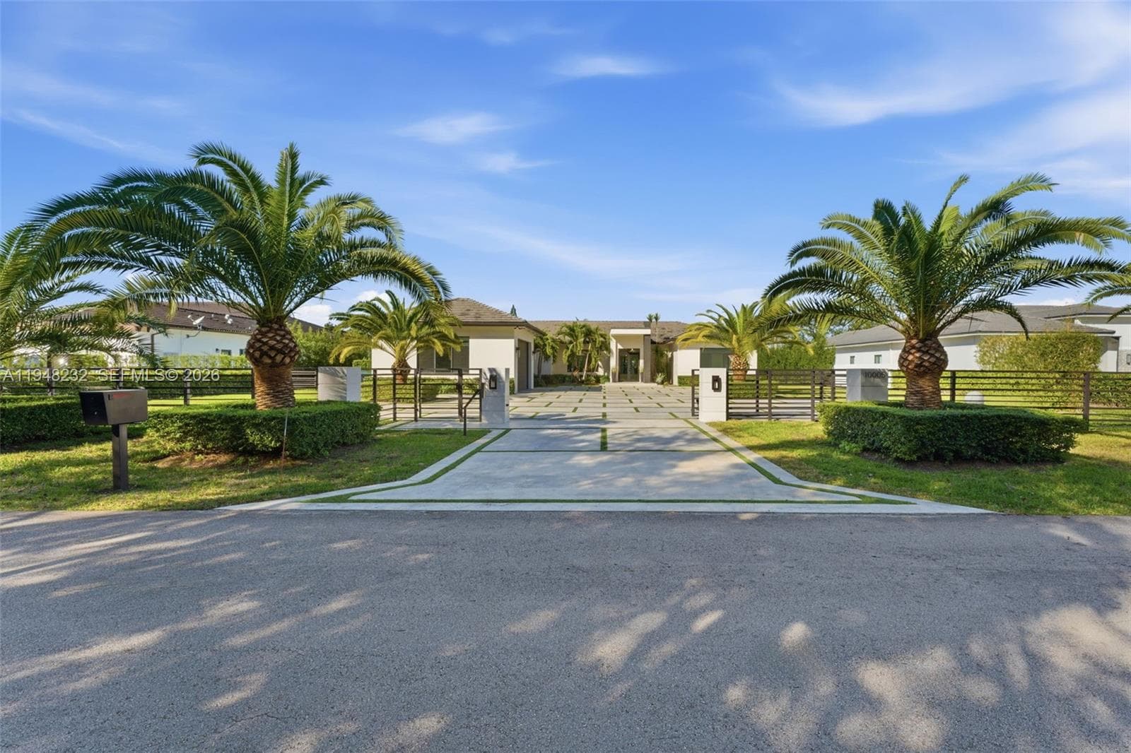 10005 SW 66th St, Miami FL 33173 — 2