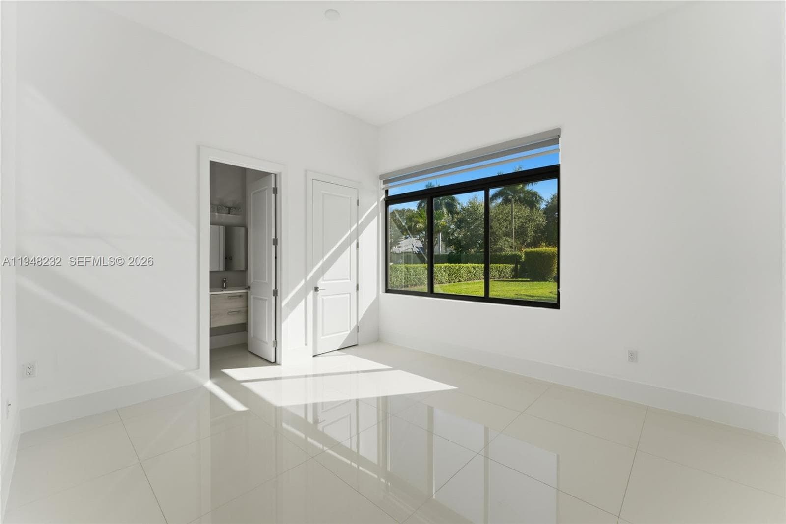 10005 SW 66th St, Miami FL 33173 — 33