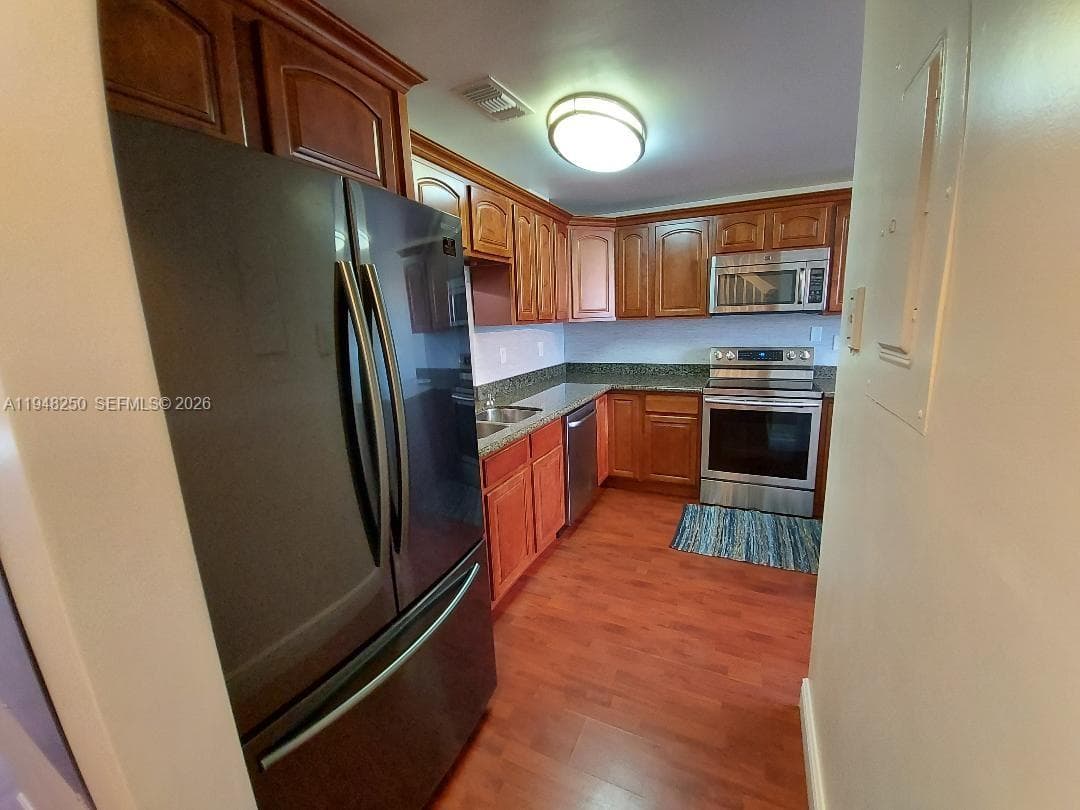 20033 NE 2nd Pl, Miami FL 33179 — 6