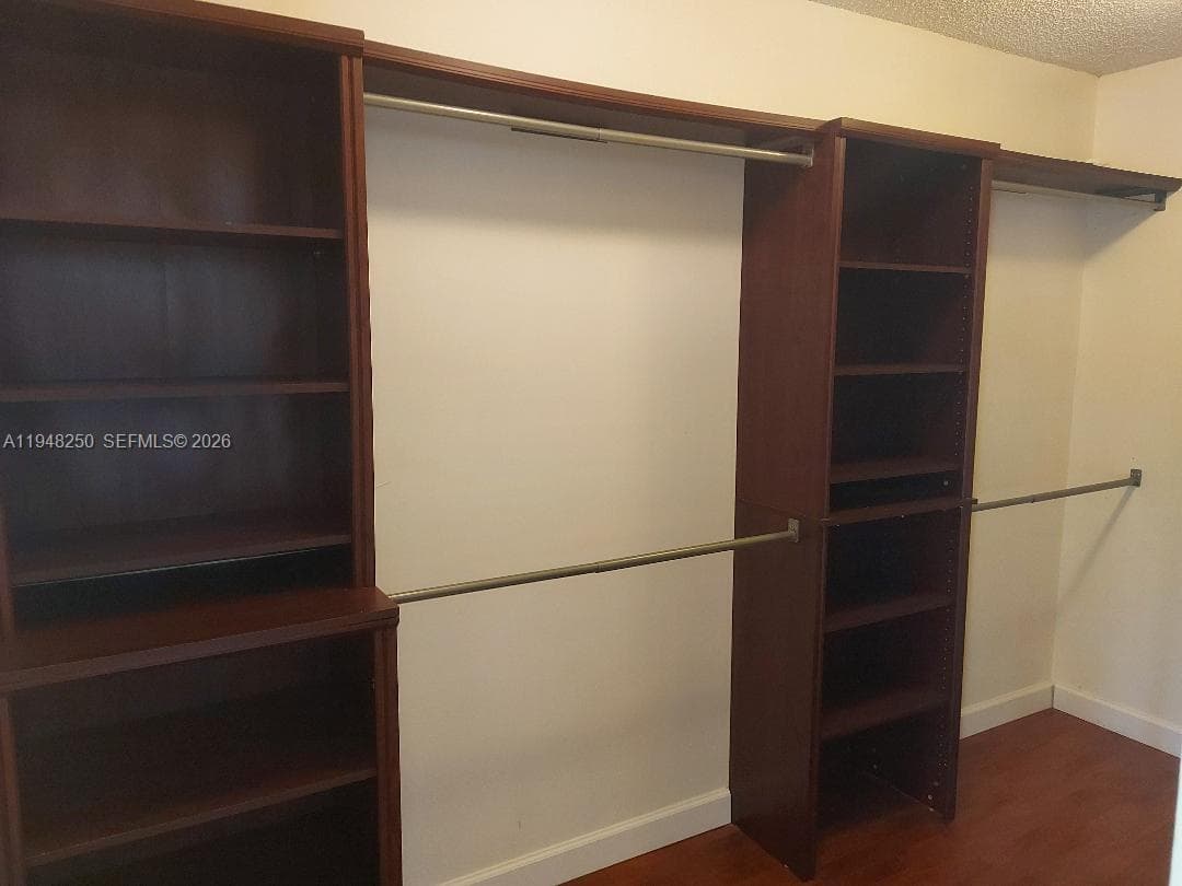 20033 NE 2nd Pl, Miami FL 33179 — 17