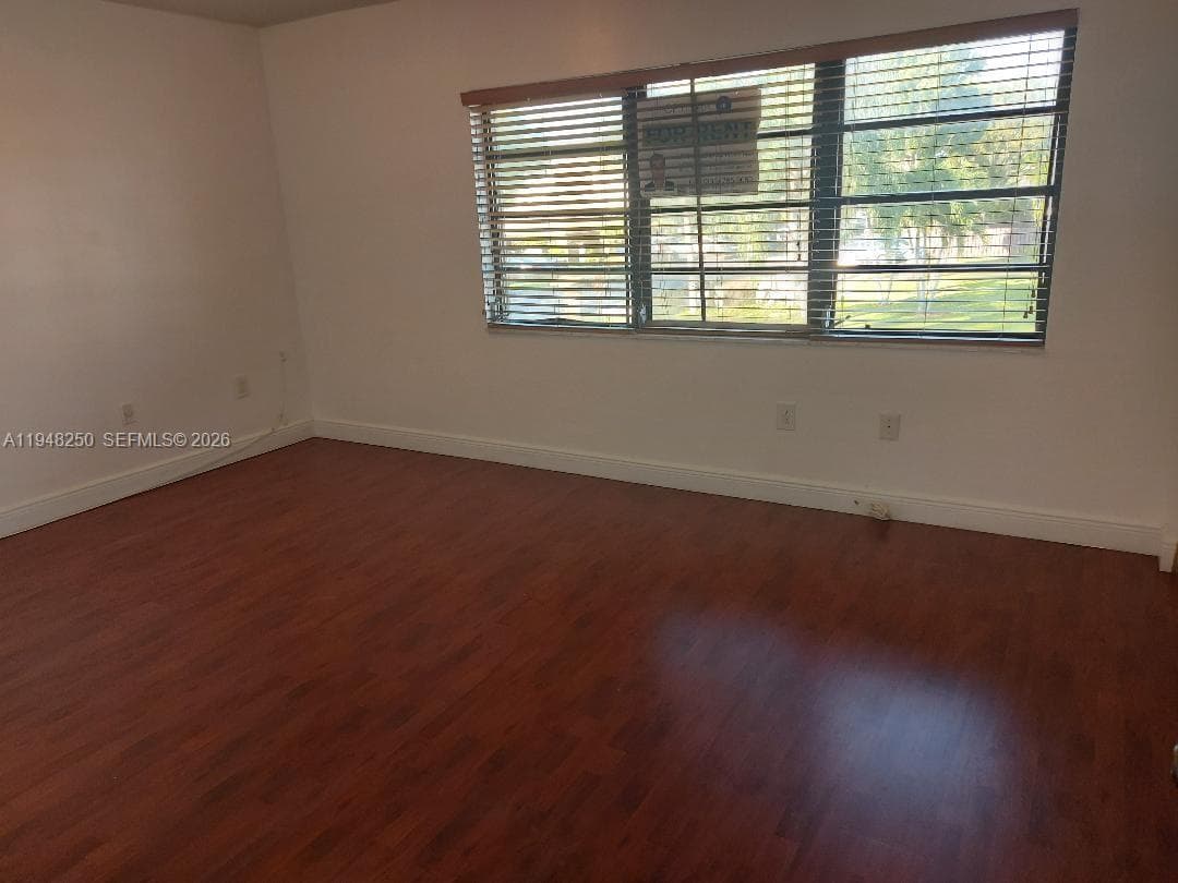 20033 NE 2nd Pl, Miami FL 33179 — 16