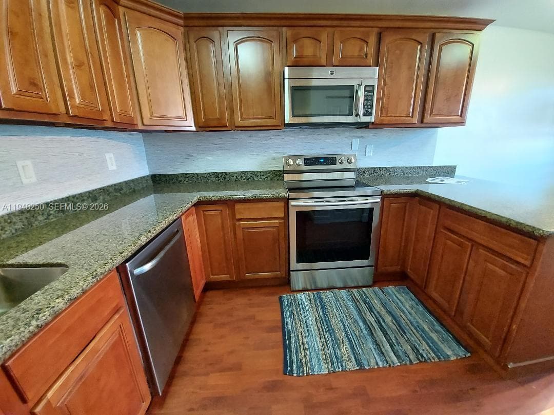 20033 NE 2nd Pl, Miami FL 33179 — 5
